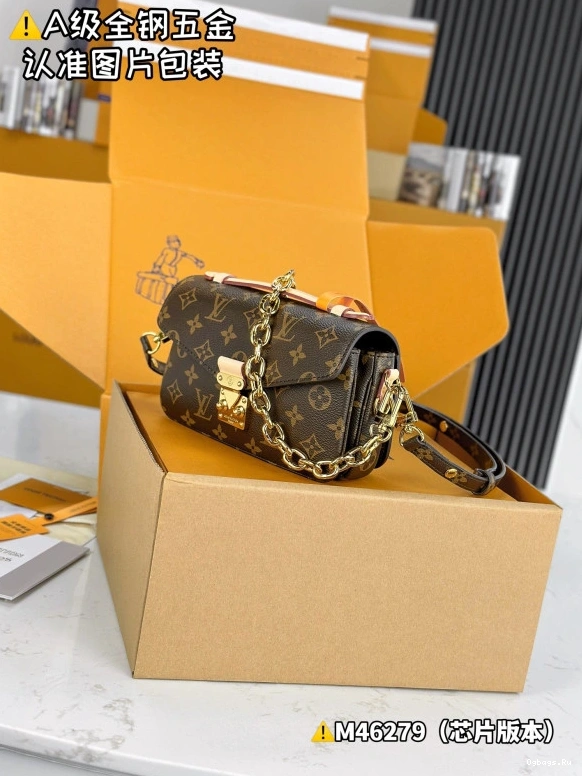 VUITTON POCHETTE LOUIS WEST METIS EAST 0901